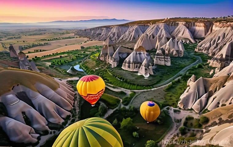 튀르키예 유네스코 등록 명소 - **Cappadocia Hot Air Balloon Spectacle at Dawn:**
    A breathtaking wide-angle view of hundreds of ...